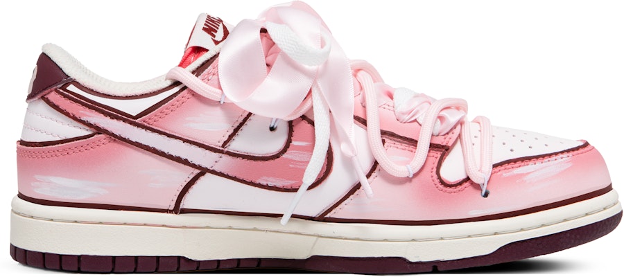 (W) 【カスタムシューズ】(女性用) ナイキ ダンク ロー「ピンクコミック」 HF0736-161(Team63-粉色限定) Lookbook (W) 【カスタムシューズ】(女性用) ナイキ ダンク ロー「ピンクコミック」 HF0736-161(Team63-粉色限定)