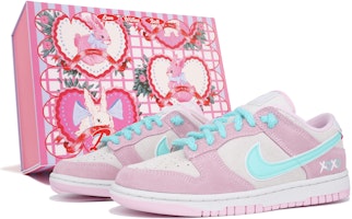 【定制球鞋】 Nike Dunk Low Pink Foam 復古女孩 禮盒 塗鴉 低幫 板鞋 女款 白粉藍 Buy 【定制球鞋】 Nike Dunk Low Pink Foam 復古女孩 禮盒 塗鴉 低幫 板鞋 女款 白粉藍