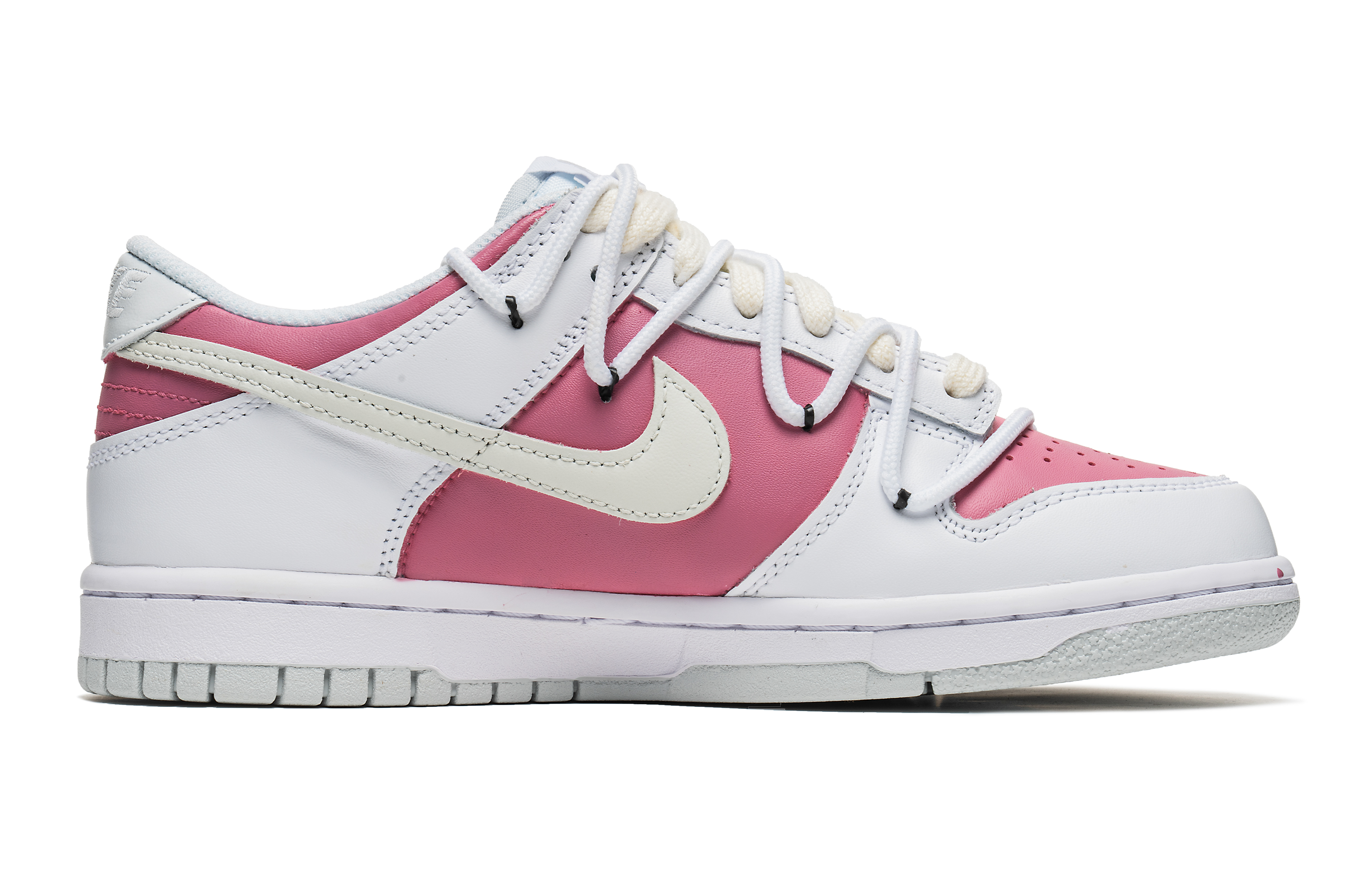 Lookbook (W) [カスタムシューズ] (女性用) ナイキ ダンク ロー 'ピンクハリケーン バービー スマイル' DH9765-102-444059