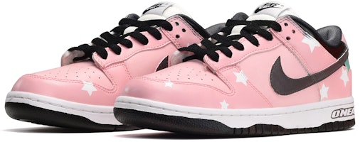 (W) 나이키 덩크 로우 '핑크 스타더스트' (커스텀) DD1503-101(TeamE-女款粉色星空黑白粉) Lookbook (W) 나이키 덩크 로우 '핑크 스타더스트' (커스텀) DD1503-101(TeamE-女款粉色星空黑白粉)