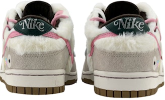 【訂製球鞋】Nike Dunk Low ”Fur&Bling” 解構鞋帶 特殊鞋盒 彩虹刺繡貼 高街 低幫 板鞋 女款 粉白 Shop 【訂製球鞋】Nike Dunk Low ”Fur&Bling” 解構鞋帶 特殊鞋盒 彩虹刺繡貼 高街 低幫 板鞋 女款 粉白