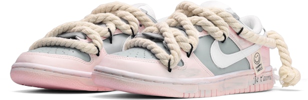 【訂製球鞋】Nike Dunk Low 復古做舊 麻繩綁帶 笑臉布貼 低筒 板鞋 女款 粉白灰 Lookbook 【訂製球鞋】Nike Dunk Low 復古做舊 麻繩綁帶 笑臉布貼 低筒 板鞋 女款 粉白灰