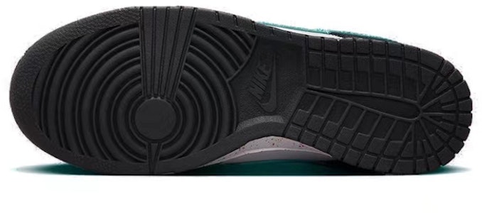 (W) 【カスタムシューズ】ナイキ ダンク ロー 'ラビットローズパッチ ブラック-ホワイト'(女性用) FD4623-131(TeamThree-女款玫瑰来信黑白) Details for (W) 【カスタムシューズ】ナイキ ダンク ロー 'ラビットローズパッチ ブラック-ホワイト'(女性用) FD4623-131(TeamThree-女款玫瑰来信黑白)