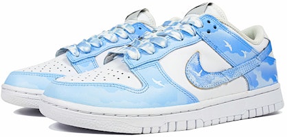 【客製球鞋】 Nike Dunk Low 玖制 浪漫藍天 天際 喜鵲 飛鳥 漸變色天空 復古 低幫 板鞋 女款 藍色 Lookbook 【客製球鞋】 Nike Dunk Low 玖制 浪漫藍天 天際 喜鵲 飛鳥 漸變色天空 復古 低幫 板鞋 女款 藍色