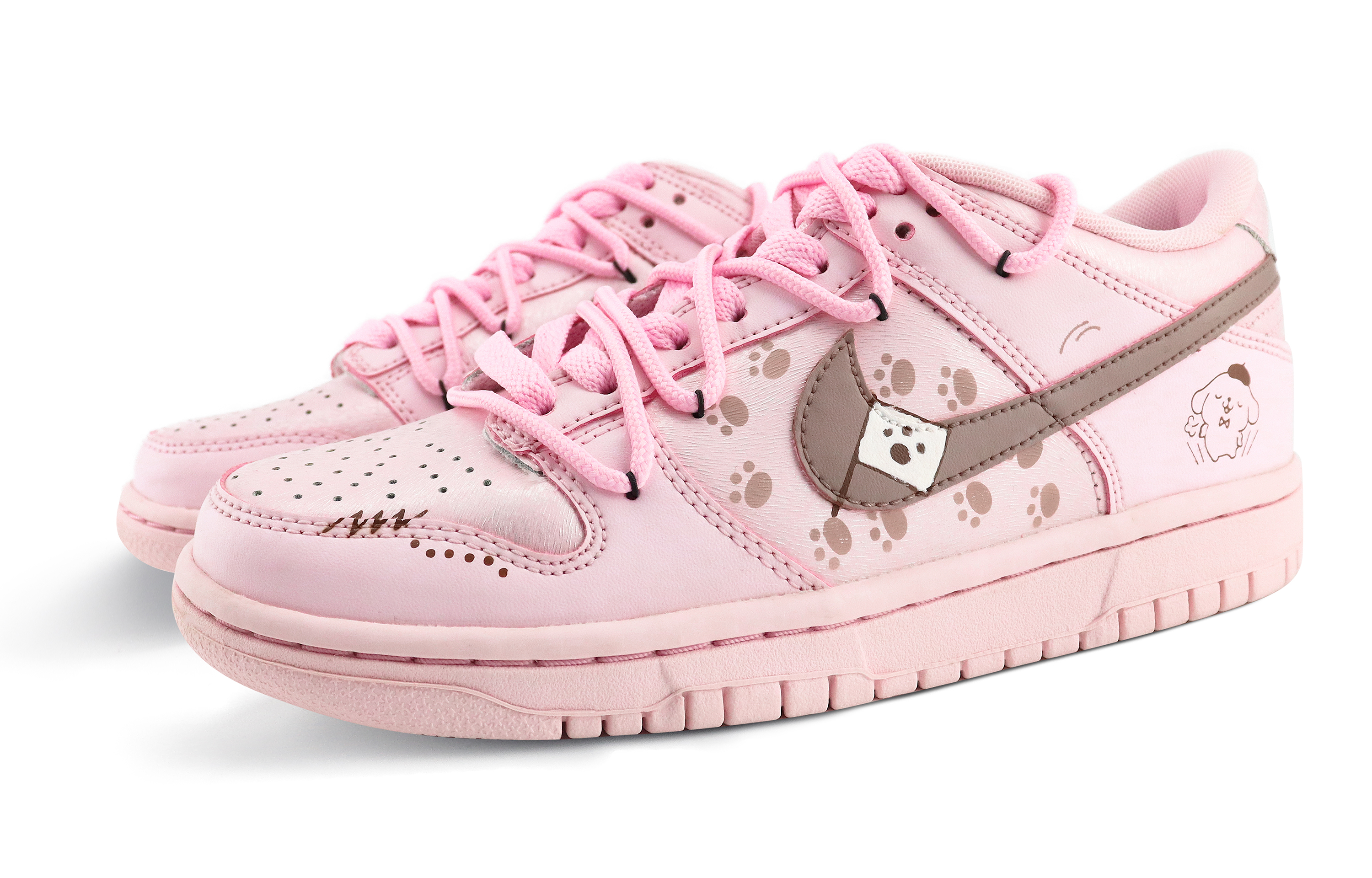 Shop (W) [カスタムシューズ] (女性用) ナイキ ダンク ロー '桜ピンク - リトル プディング ドッグ' 921803-601(Team119-小布丁狗)