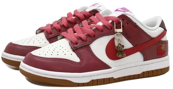 【定制球鞋】 Nike Dunk Low OKHR 草莓熊 掛飾 禮盒 低幫 板鞋 女款 黑粉紅 Lookbook 【定制球鞋】 Nike Dunk Low OKHR 草莓熊 掛飾 禮盒 低幫 板鞋 女款 黑粉紅