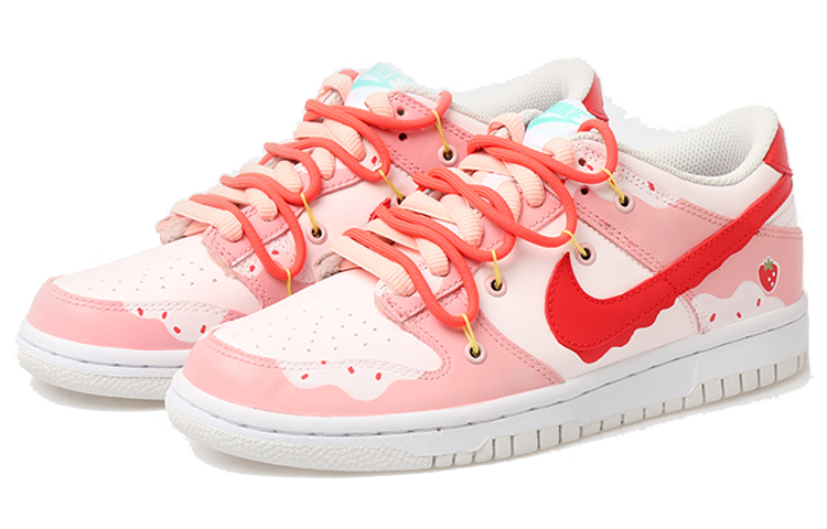 Lookbook (W) [定制鞋款] 耐克Dunk Low“草莓冰淇淋拆解蕾丝” CW1590-101(Team拾玖-草莓冰淇淋女款)