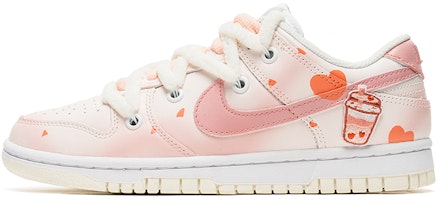 【定製球鞋】 Nike Dunk Low 野鶴製造 草莓奶昔 愛心 刺繡貼 解構雙鞋帶 禮盒 低幫 板鞋 女款 白粉 Buy 【定製球鞋】 Nike Dunk Low 野鶴製造 草莓奶昔 愛心 刺繡貼 解構雙鞋帶 禮盒 低幫 板鞋 女款 白粉