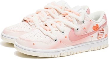 【定製球鞋】 Nike Dunk Low 野鶴製造 草莓奶昔 愛心 刺繡貼 解構雙鞋帶 禮盒 低幫 板鞋 女款 白粉 Lookbook 【定製球鞋】 Nike Dunk Low 野鶴製造 草莓奶昔 愛心 刺繡貼 解構雙鞋帶 禮盒 低幫 板鞋 女款 白粉