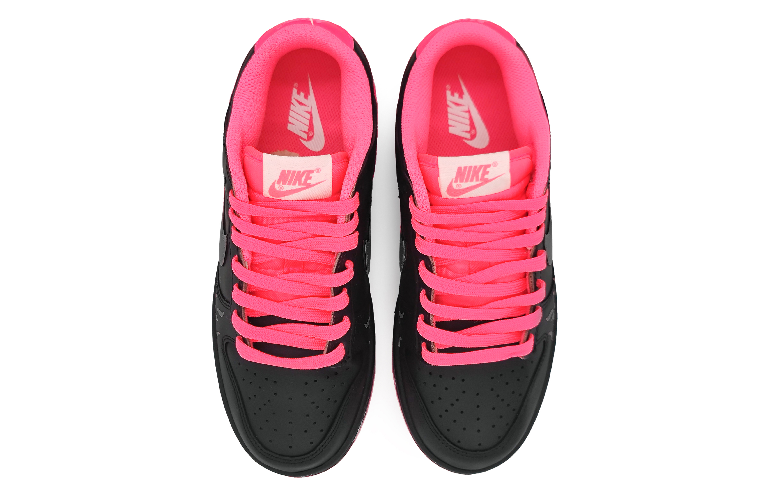 Shop 【客製化球鞋】 Nike Dunk Low 心靈夜火 粉黑撞色 甜酷風 粉底 中底塗鴉 可拆卸 防滑耐磨 低筒 板鞋 女款 黑灰