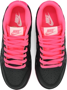 【客製化球鞋】 Nike Dunk Low 心靈夜火 粉黑撞色 甜酷風 粉底 中底塗鴉 可拆卸 防滑耐磨 低筒 板鞋 女款 黑灰 Shop 【客製化球鞋】 Nike Dunk Low 心靈夜火 粉黑撞色 甜酷風 粉底 中底塗鴉 可拆卸 防滑耐磨 低筒 板鞋 女款 黑灰