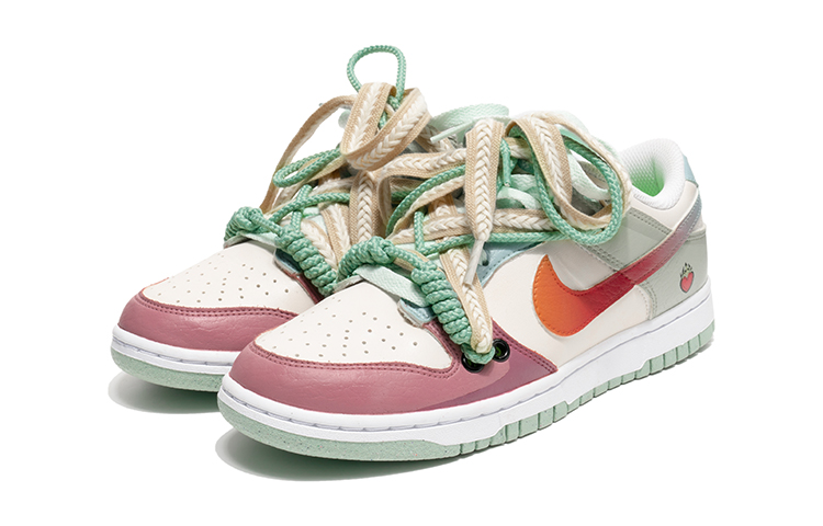 Lookbook (W) 【カスタムシューズ】(レディース) ナイキ ダンク ロー 'スウィートハートベリー' DN1431-102(TeamB-爱的温度Y-BOX)
