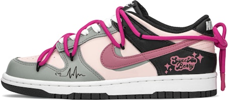 (W) 【カスタムシューズ】(女性向け)ナイキダンク ロー「スウィートハートジャムパック」 CW1590-100(TeamA-甜心果酱S-BOX) Buy (W) 【カスタムシューズ】(女性向け)ナイキダンク ロー「スウィートハートジャムパック」 CW1590-100(TeamA-甜心果酱S-BOX)