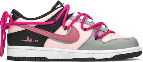 (W) 【カスタムシューズ】(女性向け)ナイキダンク ロー「スウィートハートジャムパック」 CW1590-100(TeamA-甜心果酱S-BOX) Order (W) 【カスタムシューズ】(女性向け)ナイキダンク ロー「スウィートハートジャムパック」 CW1590-100(TeamA-甜心果酱S-BOX)