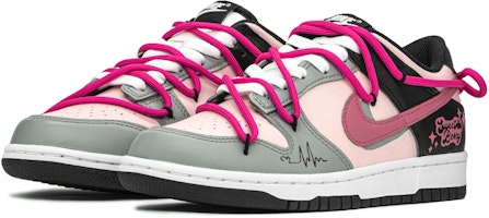 (W) 【カスタムシューズ】(女性向け)ナイキダンク ロー「スウィートハートジャムパック」 CW1590-100(TeamA-甜心果酱S-BOX) Lookbook (W) 【カスタムシューズ】(女性向け)ナイキダンク ロー「スウィートハートジャムパック」 CW1590-100(TeamA-甜心果酱S-BOX)