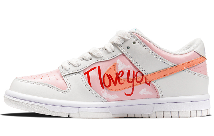 Purchase (W) 【カスタムシューズ】 (女性用) ナイキダンクロー「トロピカルツイスト」 CW1590-101(TeamP-款白粉色女鞋涂鸦风喷绘)