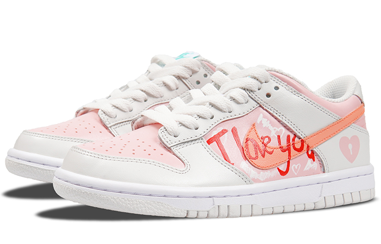 Details for (W) 【カスタムシューズ】 (女性用) ナイキダンクロー「トロピカルツイスト」 CW1590-101(TeamP-款白粉色女鞋涂鸦风喷绘)
