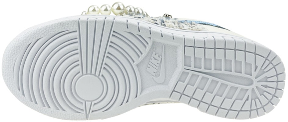 【定制球鞋】Nike Dunk Low 是在玩鞋禮盒 小香風 毛呢貼布 珍珠鏈條 緞帶 禮物 低幫 板鞋 女款 白藍 Details for 【定制球鞋】Nike Dunk Low 是在玩鞋禮盒 小香風 毛呢貼布 珍珠鏈條 緞帶 禮物 低幫 板鞋 女款 白藍