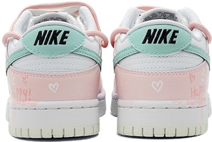 【客製化球鞋】Nike Dunk Low 解構風 小白兔 情人節 限定鞋盒 復古休閒 低幫 板鞋 女款 粉綠 Lookbook 【客製化球鞋】Nike Dunk Low 解構風 小白兔 情人節 限定鞋盒 復古休閒 低幫 板鞋 女款 粉綠