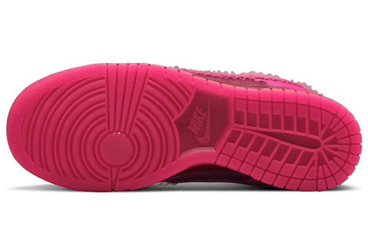 Details for (W) 나이키 덩크 로우 '발렌타인 스트로베리' (커스텀) DQ9324-600(Team25-草莓粉熊)