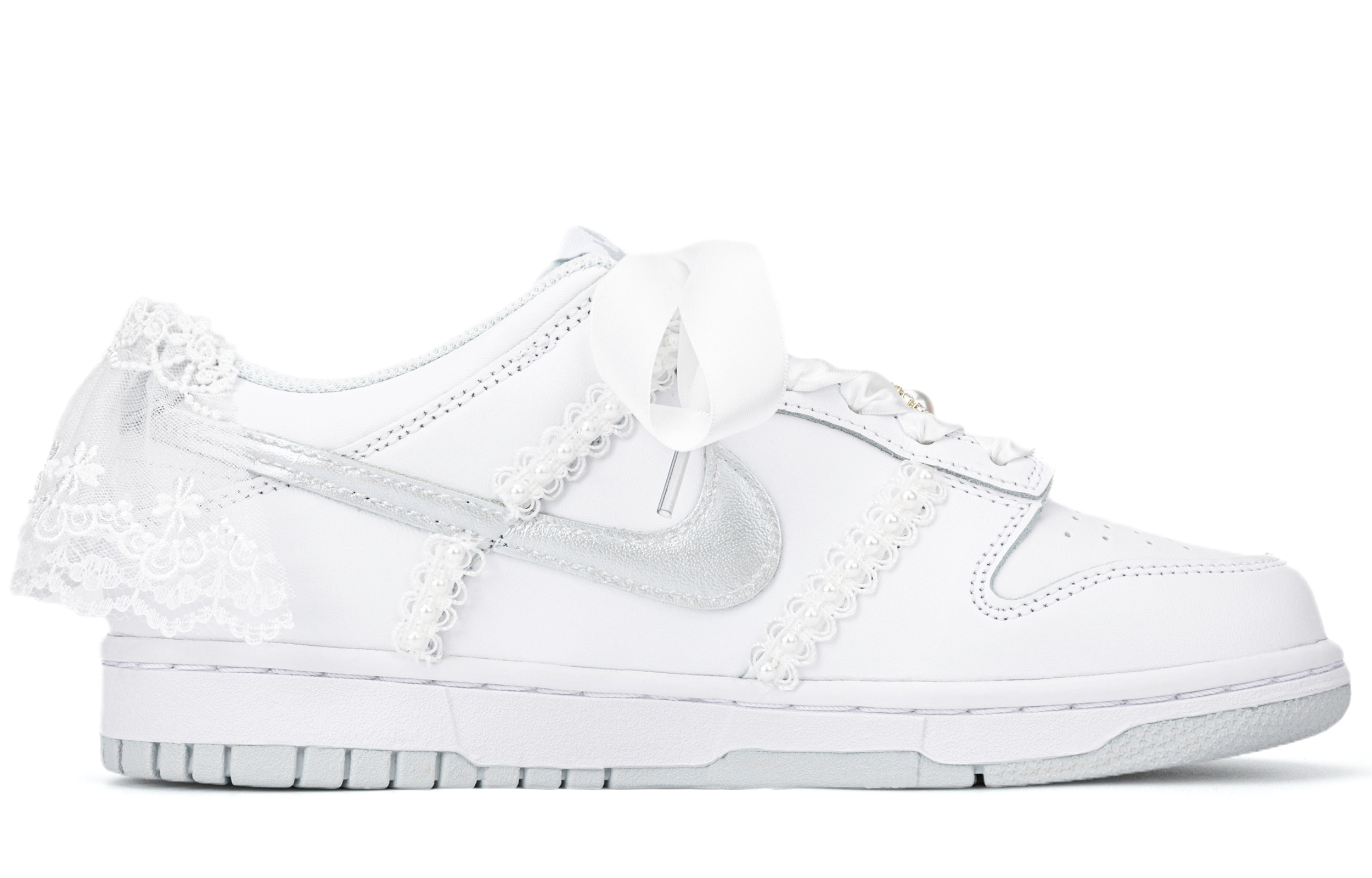 Order (W) [Sepatu Custom] Nike Dunk Low 'Upacara Pernikahan' DH9765-102-458327