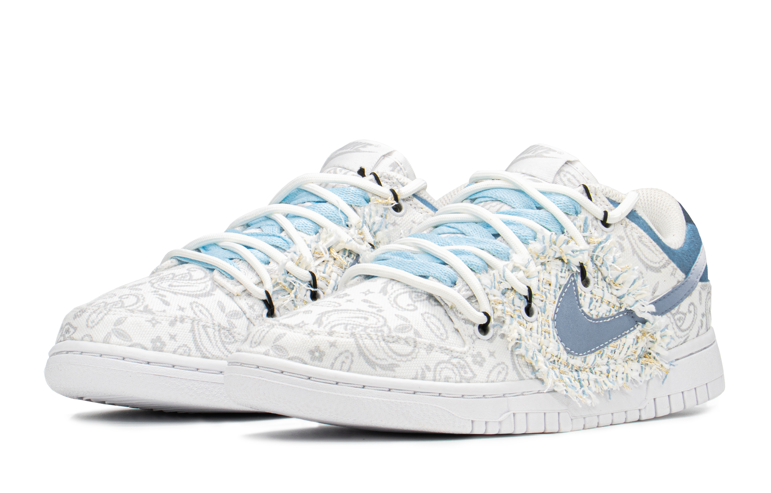 Lookbook 【訂製球鞋】Nike Dunk Low 減齡穿搭 小香風 禮盒 解構 腰果花 低幫 板鞋 女款 白藍