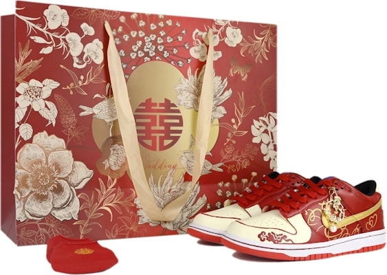 【訂製球鞋】 Nike Dunk Low 我愛 特別禮盒 胖小匠訂製 婚鞋 舒適 百搭 低筒 板鞋 女款 紅金黃 Buy 【訂製球鞋】 Nike Dunk Low 我愛 特別禮盒 胖小匠訂製 婚鞋 舒適 百搭 低筒 板鞋 女款 紅金黃