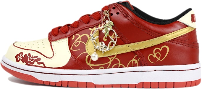 【訂製球鞋】 Nike Dunk Low 我愛 特別禮盒 胖小匠訂製 婚鞋 舒適 百搭 低筒 板鞋 女款 紅金黃 Order 【訂製球鞋】 Nike Dunk Low 我愛 特別禮盒 胖小匠訂製 婚鞋 舒適 百搭 低筒 板鞋 女款 紅金黃