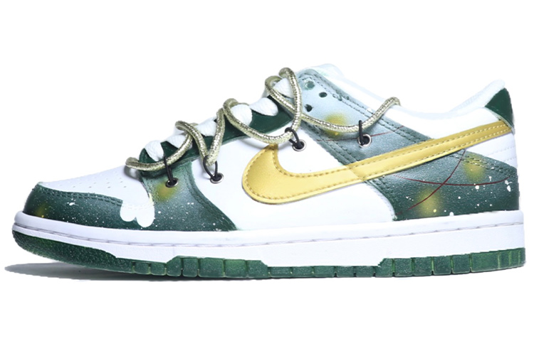 Buy (W) [定制鞋款] 耐克Dunk Low '兔年凯尔特人涂鸦' DD1503-121(Team25-女款圣诞树)