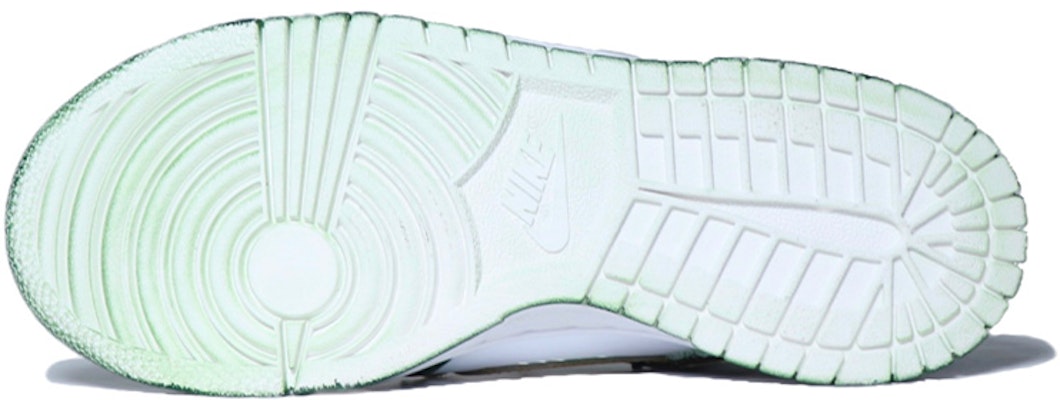 【客製球鞋】Nike Dunk Low 兔年主題 凱爾特人配色 手繪潑墨塗鴉 街燈聖誕樹 女生禮物 聖誕禮物 低筒 板鞋 女款 綠白金 Details for 【客製球鞋】Nike Dunk Low 兔年主題 凱爾特人配色 手繪潑墨塗鴉 街燈聖誕樹 女生禮物 聖誕禮物 低筒 板鞋 女款 綠白金