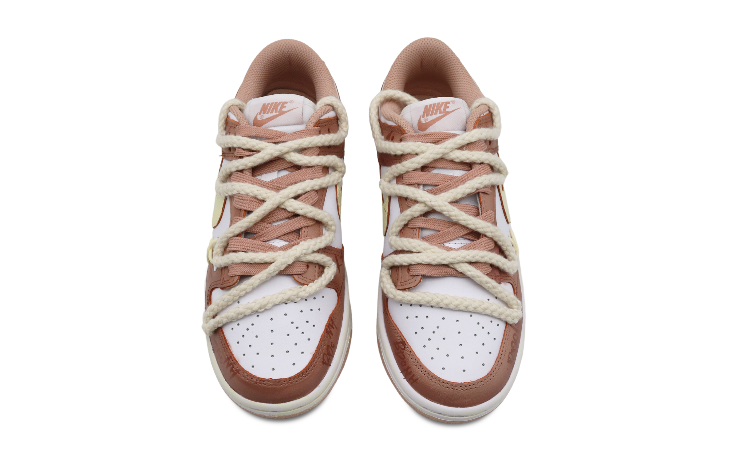 Shop 【訂製球鞋】Nike Dunk Low 個性女孩 街頭塗鴉 做舊 vibe風 系帶 塗鴉 字母 低筒 板鞋 女款 黃粉