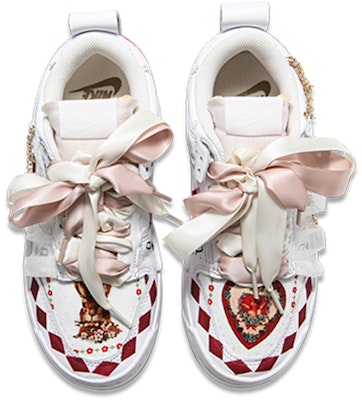 (W) 나이키 덩크 로우 디스럽트 '앨리스 발렌타인' (커스텀) DO5219-111(Teamfour-女款爱丽丝) Shop (W) 나이키 덩크 로우 디스럽트 '앨리스 발렌타인' (커스텀) DO5219-111(Teamfour-女款爱丽丝)