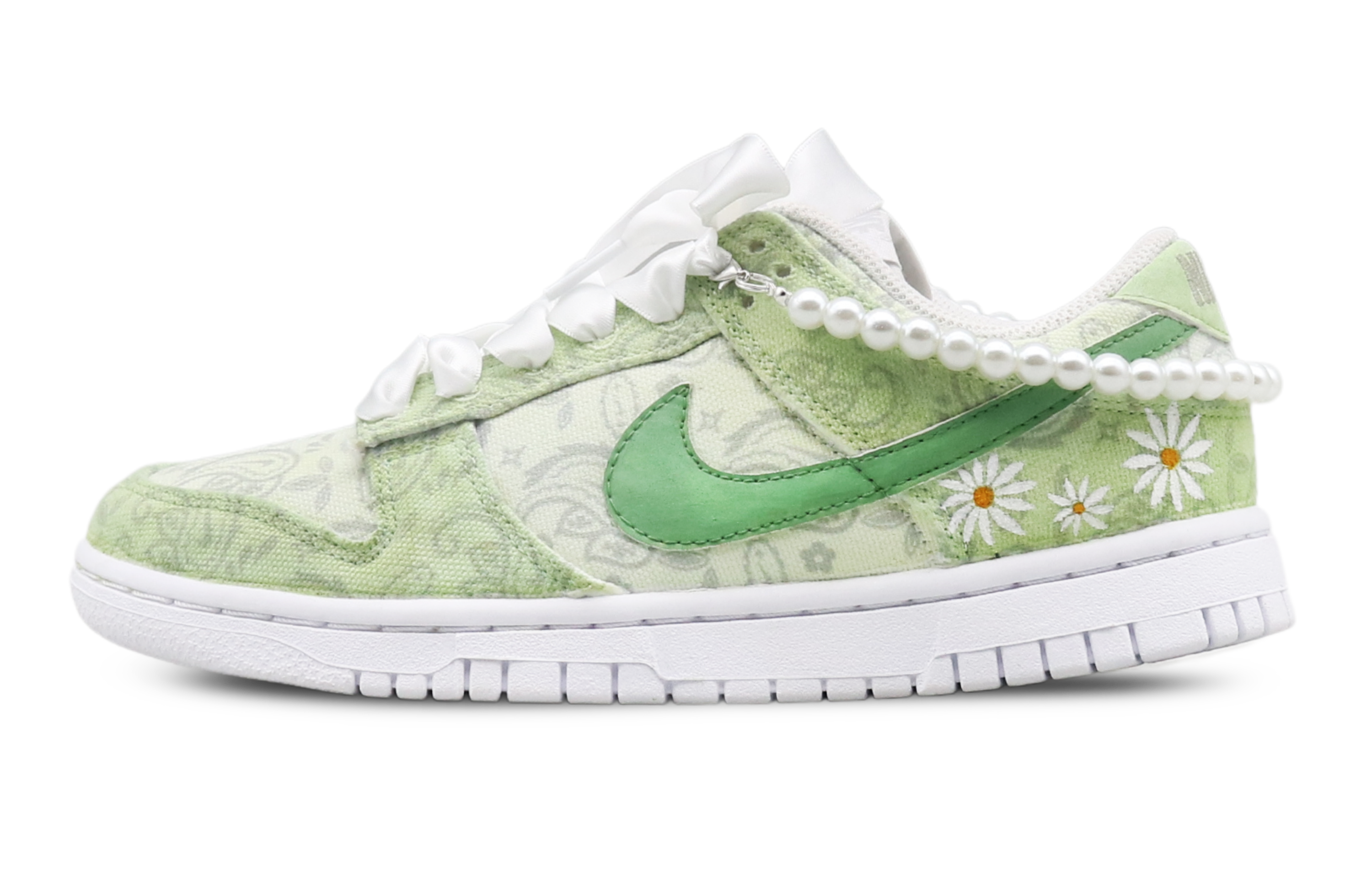 Buy (W) [定制鞋款] 耐克Dunk Low ESS '新鲜雏菊佩斯利白-绿' DJ9955-100(Team8-女款清新雏菊白绿）