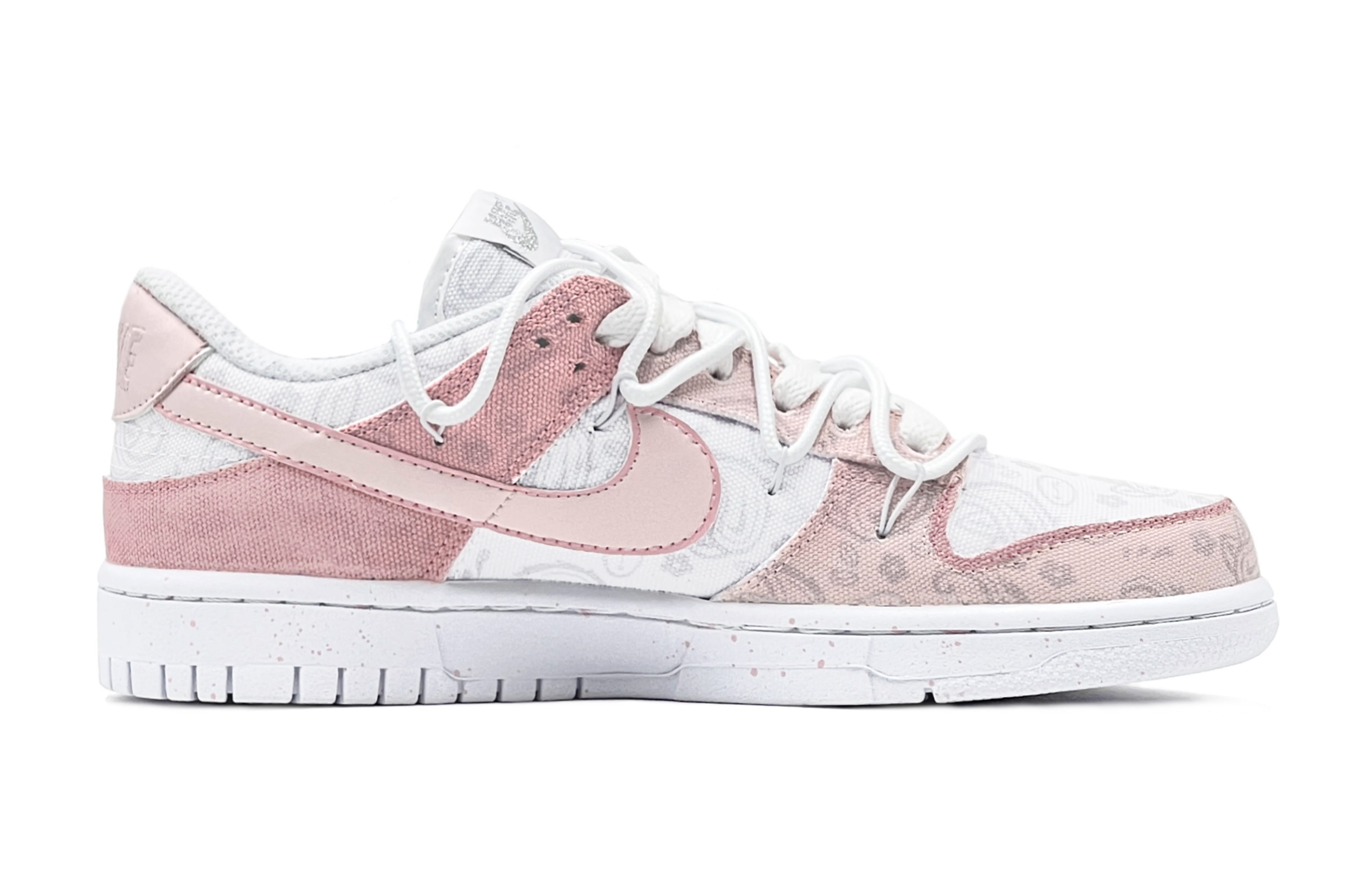 Order (W) [カスタムシューズ] (女性用) ナイキ ダンク ロー ESS『ストロベリーピンクペイズリー』 DJ9955-100(TeamS-草莓腰果花S-BOX)