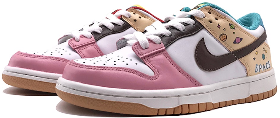 【定制球鞋】Nike Dunk Low Se “Free.99” 手繪 塗鴉 流浪星球 情侶款 低幫 板鞋 女款 白綠藍 Lookbook 【定制球鞋】Nike Dunk Low Se “Free.99” 手繪 塗鴉 流浪星球 情侶款 低幫 板鞋 女款 白綠藍