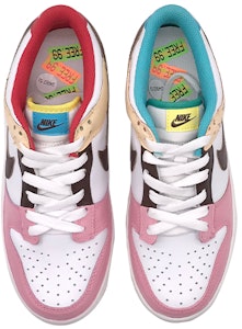 (W) 【定制鞋款】Nike Dunk Low SE '免费.99 手绘涂鸦' cz2496-100(Team-D女款七夕流浪地球)BOX Shop (W) 【定制鞋款】Nike Dunk Low SE '免费.99 手绘涂鸦' cz2496-100(Team-D女款七夕流浪地球)BOX