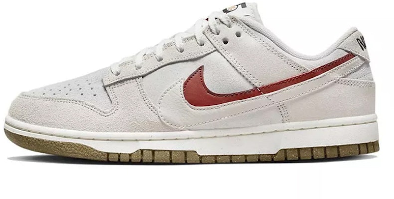 (W) ナイキ ダンクLow SE "パンダ Xmas グレー白Wスウッシュ" DO9457-100(Team37-女款灰色地带) Details for (W) ナイキ ダンクLow SE "パンダ Xmas グレー白Wスウッシュ" DO9457-100(Team37-女款灰色地带)