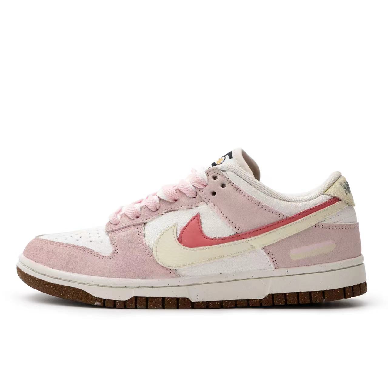 Buy (W) [Kasut Custom] Nike Dunk Low SE 'Corn Strawberry' DO9457-100(Team33-男女款-草莓栗米棒)