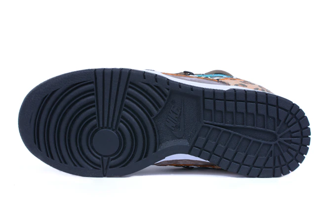 (W) 나이키 덩크 로우 SE '와일드 걸 패치워크 브라운' (Custom Shoes) DN3866-100(Team42-女款狂野女孩棕褐) Purchase (W) 나이키 덩크 로우 SE '와일드 걸 패치워크 브라운' (Custom Shoes) DN3866-100(Team42-女款狂野女孩棕褐)