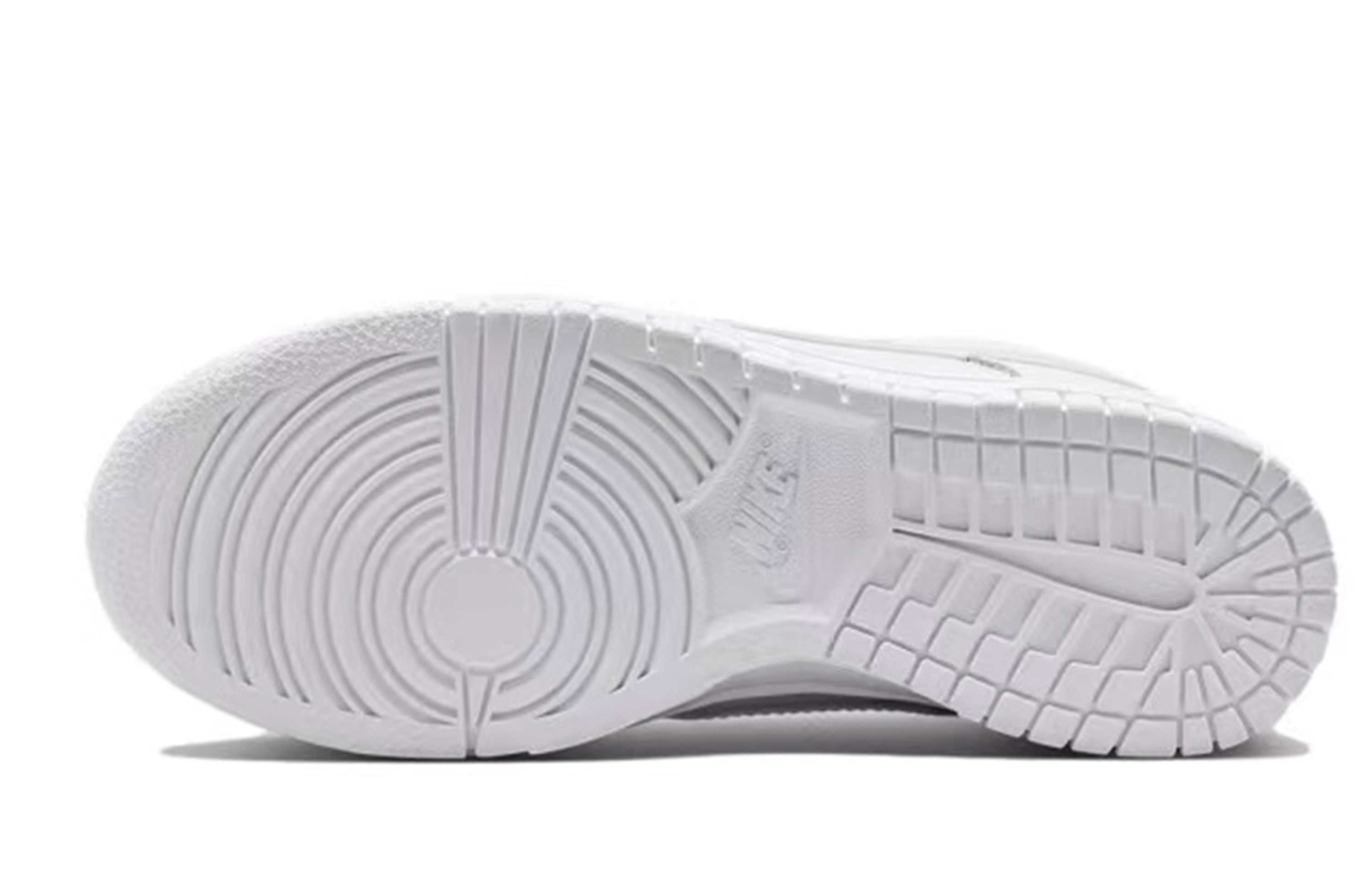 Details for 【訂製球鞋】Nike Dunk SE 3米3創造 莫內花園 小香風 貼鑽 珍珠 520禮遇 潮流 百搭 防滑減震耐磨透氣 低筒 板鞋 女款 白綠