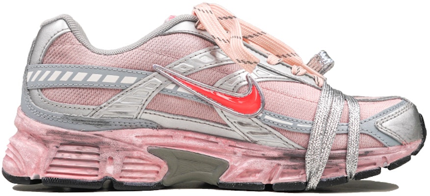 【訂製球鞋】Nike Initiator Risk 銀河甜心 芭蕾 綁帶 做舊擦色 透氣輕便 低筒 跑步鞋 女款 粉銀 Order 【訂製球鞋】Nike Initiator Risk 銀河甜心 芭蕾 綁帶 做舊擦色 透氣輕便 低筒 跑步鞋 女款 粉銀