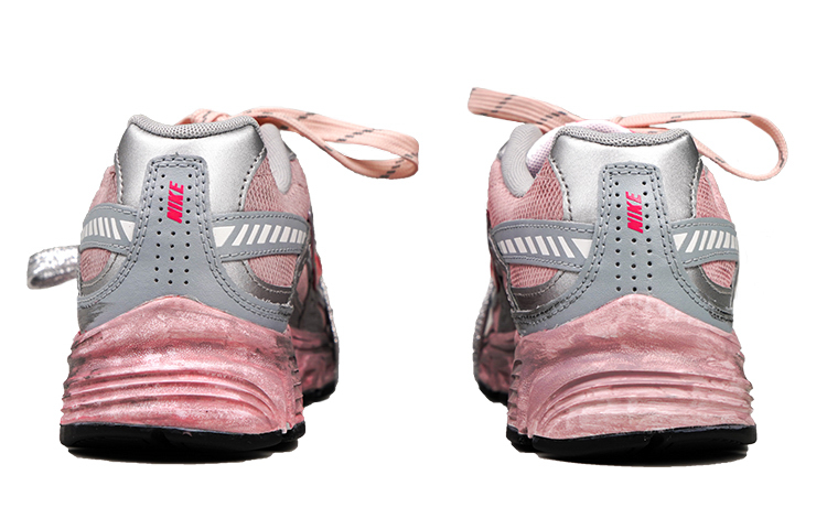 Shop 【訂製球鞋】Nike Initiator Risk 銀河甜心 芭蕾 綁帶 做舊擦色 透氣輕便 低筒 跑步鞋 女款 粉銀