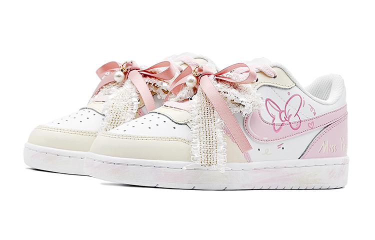 Lookbook 【定製球鞋】Nike 聖誕禮遇 蝴蝶結思念 特殊鞋盒 附贈聖誕襪 百搭潮流 防滑耐磨 低筒 滑板鞋 女款 粉白色