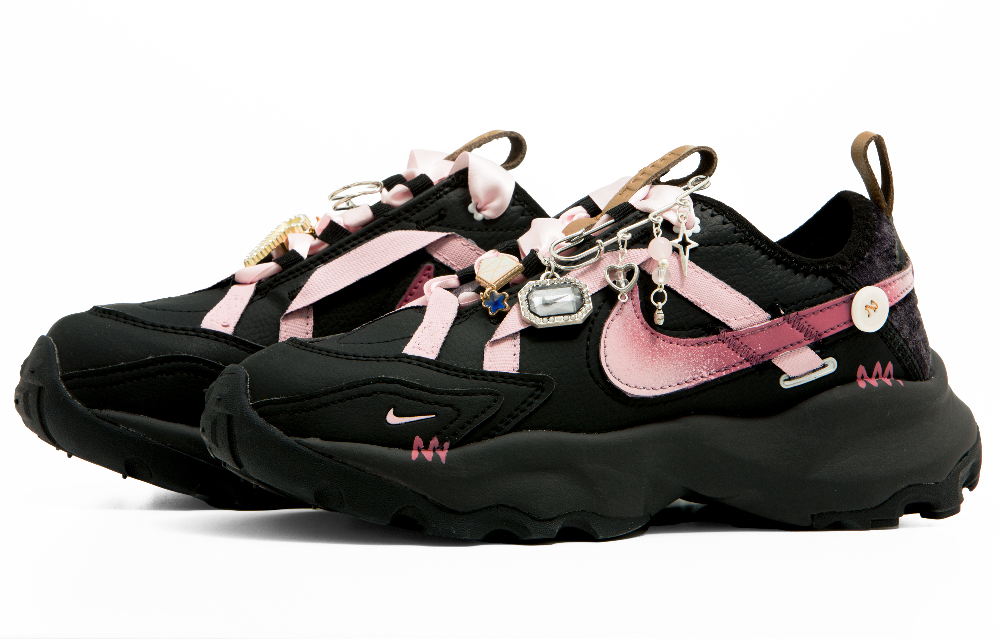 Shop (W) [Sepatu Custom] Nike TC 7900 'Romantis Manis Hitam-Pink' FB1861-001（Team63-甜酷黑粉）
