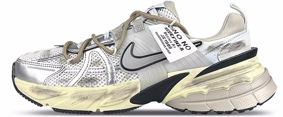 【客製化球鞋】Nike V2K Run 荒漠廢土 老化解構 逃逸日記 織物減震耐磨透氣包覆性輕便 低筒 休閒跑步鞋 女款 銀棕 Order 【客製化球鞋】Nike V2K Run 荒漠廢土 老化解構 逃逸日記 織物減震耐磨透氣包覆性輕便 低筒 休閒跑步鞋 女款 銀棕