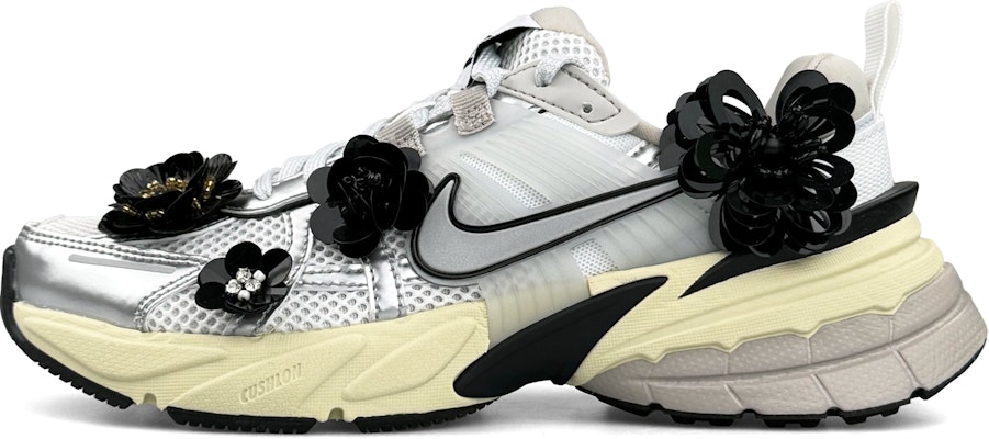【客製球鞋】 Nike V2K Run 暮色花影 花朵 精緻 千金 百搭減震防滑 低筒 訓練跑步鞋 女款 銀黑色 Order 【客製球鞋】 Nike V2K Run 暮色花影 花朵 精緻 千金 百搭減震防滑 低筒 訓練跑步鞋 女款 銀黑色