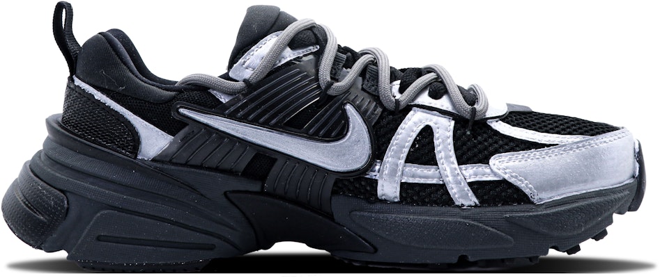 【訂製球鞋】 Nike V2K Run 銀色劍客 潮流 百搭 舒適減震防滑耐磨 低筒 休閒跑步鞋 女款 銀色 Lookbook 【訂製球鞋】 Nike V2K Run 銀色劍客 潮流 百搭 舒適減震防滑耐磨 低筒 休閒跑步鞋 女款 銀色