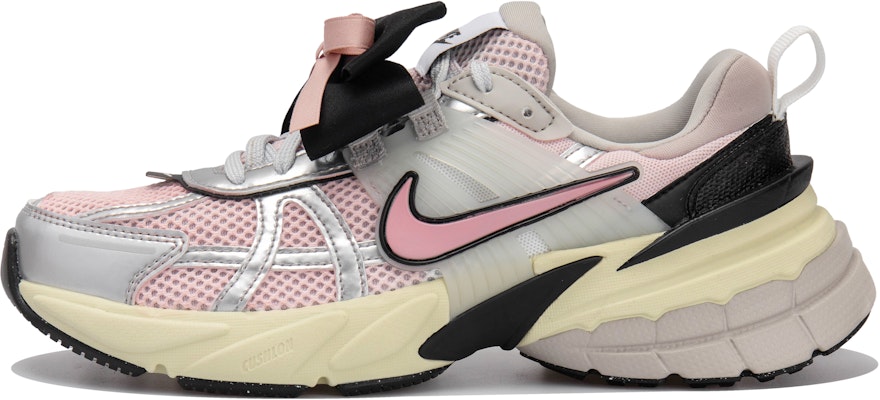 (W) Zapatillas Nike V2K San Valentín (Blanco/Rosa) FD0736-100(Team拾玖-东京恋人挂饰) Lookbook (W) Zapatillas Nike V2K San Valentín (Blanco/Rosa) FD0736-100(Team拾玖-东京恋人挂饰)
