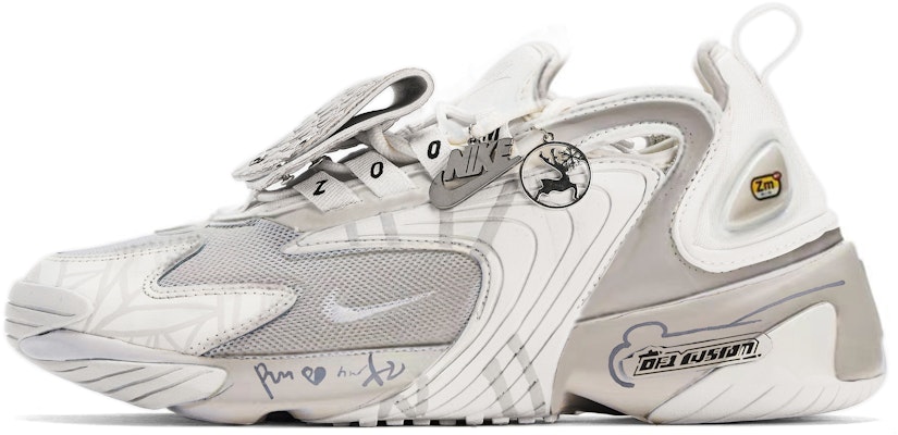 【定製球鞋】 Nike Zoom 2K 達文西定製 麋鹿 織物人造皮 潑繪 掛飾 神秘 潮流 簡約 百搭 減震防滑 低筒 生活休閒鞋 女款 灰白 Buy 【定製球鞋】 Nike Zoom 2K 達文西定製 麋鹿 織物人造皮 潑繪 掛飾 神秘 潮流 簡約 百搭 減震防滑 低筒 生活休閒鞋 女款 灰白