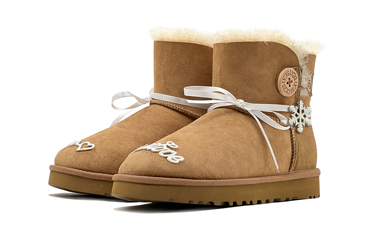 Lookbook (W) [定制鞋款] UGG 贝莉迷你 II '栗色雪花' 1016422-CHE(TeamS-圣诞雪花)